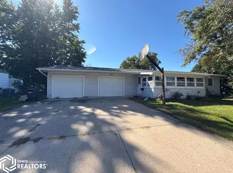 2219 Gilbert St, Burlington, IA 52601