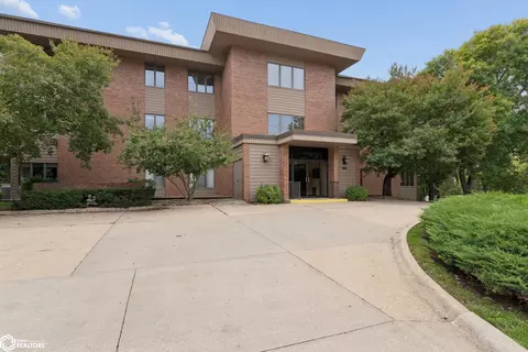 361 S Pennsylvania Ave #1-C, Mason City, IA 50401