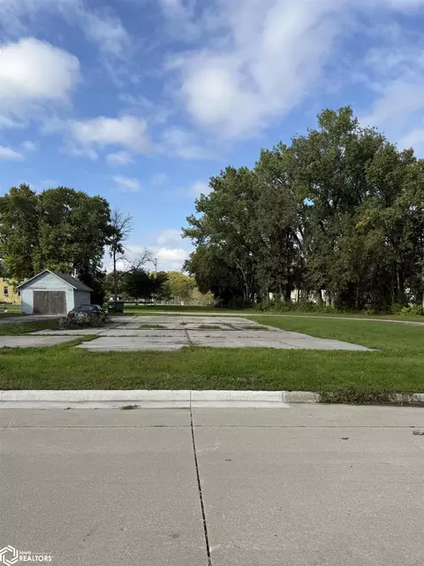 Na Madison, Mason City, IA 50401