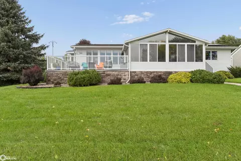 2608 N Shore Dr, Clear Lake, IA 50428
