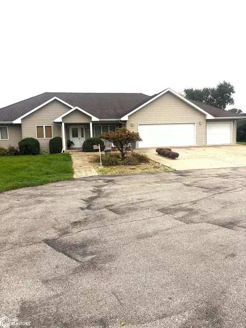 2014 Irvington Rd, Algona, IA 50511