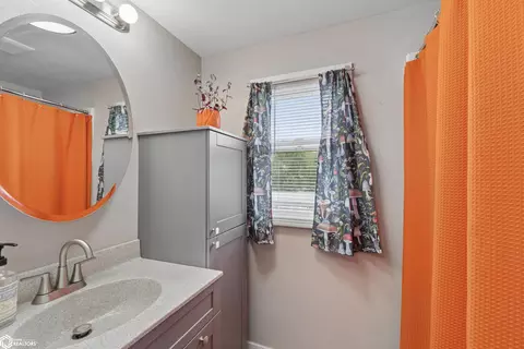 Bath - 1020 Front St, Garner, IA 50438 photo 3 of 3