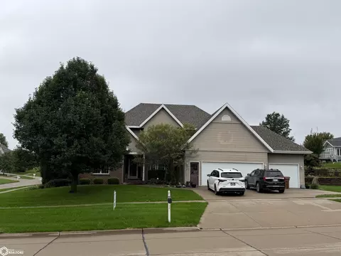 224 16th Ave, Grinnell, IA 50112