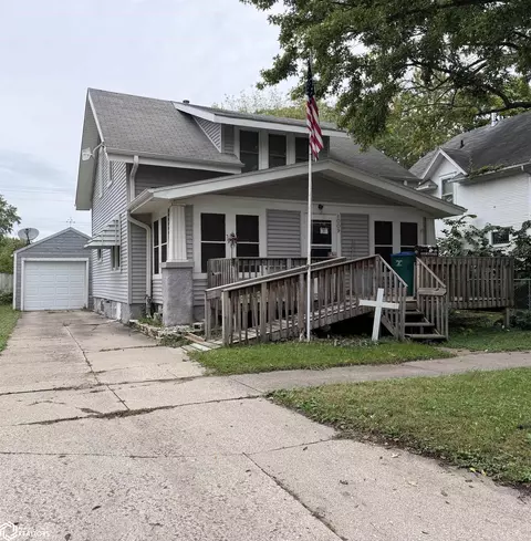 1009 Division St, Webster City, IA 50595