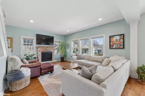 3518 N Shore Dr, Clear Lake, IA 50428