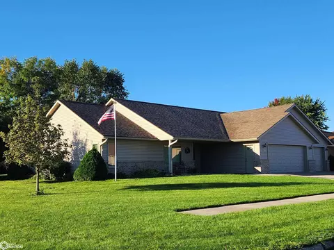 3399 Saratoga Ct, Mason City, IA 50401