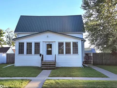 809 Hedge Ave, Burlington, IA 52601