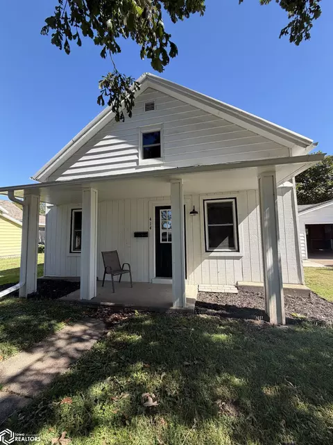 414 N Prairie St, Wapello, IA 52653