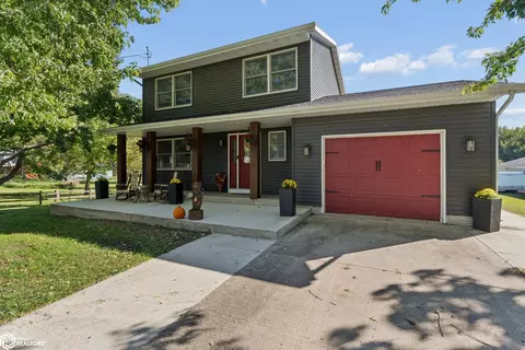 1403 Broad St, Plymouth, IA 50464