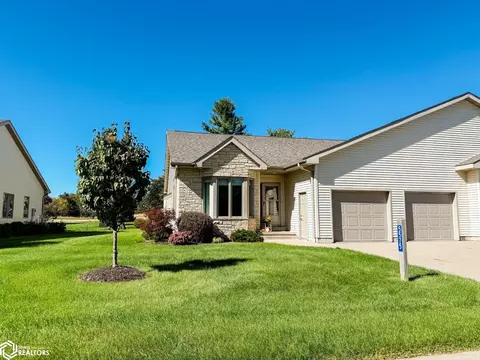 5575 Chip Shot Dr, Burlington, IA 52601