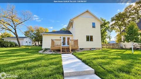 527 4th St NE, Mason City, IA 50401