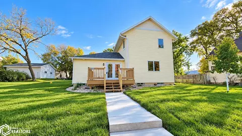 527 4th St NE, Mason City, IA 50401
