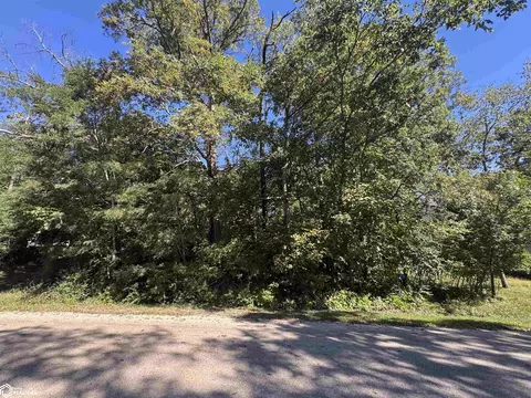 3215 E 6001 E Lakeshore Waukonda, Brooklyn, IA 52211