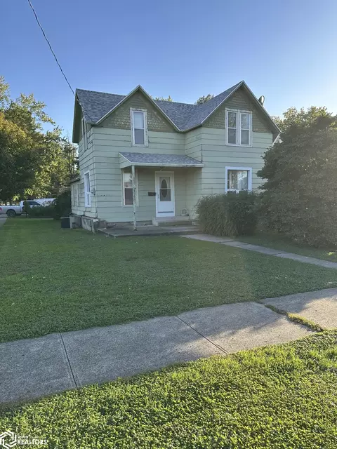 422 SE 2nd St, Eagle Grove, IA 50533