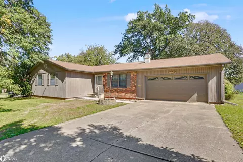 800 S Alter Ct, Mount Pleasant, IA 52641