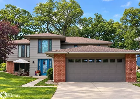 1810 W 5th Ave N, Clear Lake, IA 50428