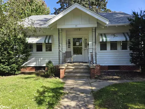 25 S Vermont Ave, Mason City, IA 50401