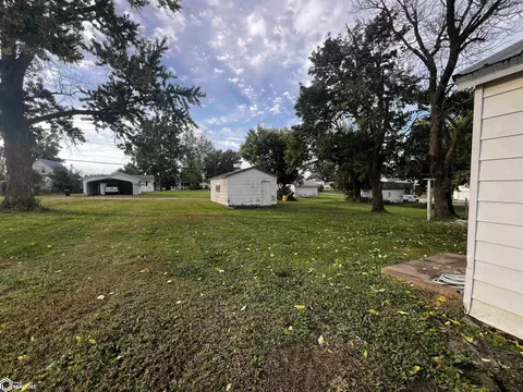 Exterior - 1230 Laurel St, Hamilton, IL 62341 photo 4 of 4