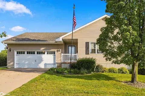 306 Thomas Dr, Marshalltown, IA 50158