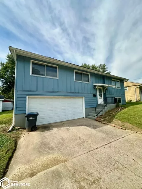125 Cottonwood Ct, Burlington, IA 52601