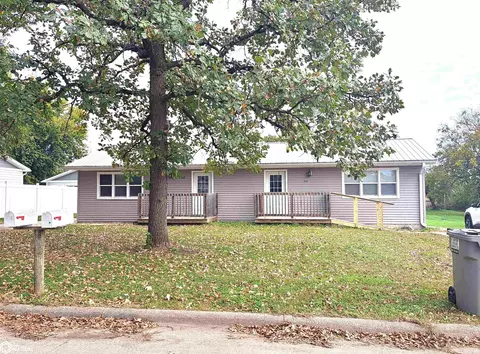 420-422 S 12th St, Albia, IA 52531