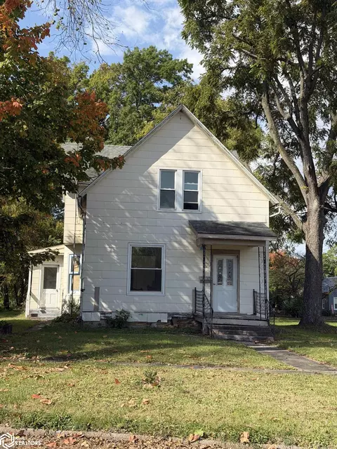 707 S Starr Ave, Burlington, IA 52601