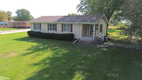702 E Franklin St, Bloomfield, IA 52537