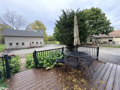 Exterior - 401 12th Ave NW, Hampton, IA 50441 photo 3 of 4