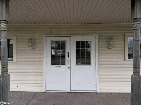 106 E Sixth St, Hedrick, IA 52563