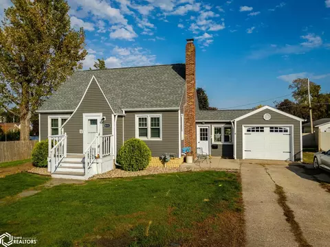 904 Seymour St, Tama, IA 52339