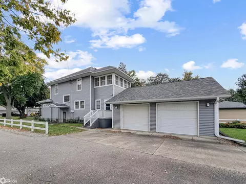 Exterior - 208 1st Ave SE, Hampton, IA 50441 photo 6 of 10