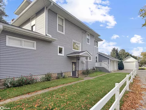 Exterior - 208 1st Ave SE, Hampton, IA 50441 photo 8 of 10