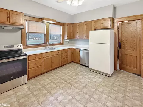 Kitchen - 208 1st Ave SE, Hampton, IA 50441 photo 1 of 4