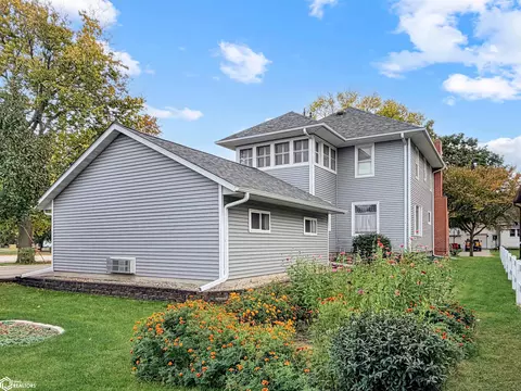 Exterior - 208 1st Ave SE, Hampton, IA 50441 photo 10 of 10