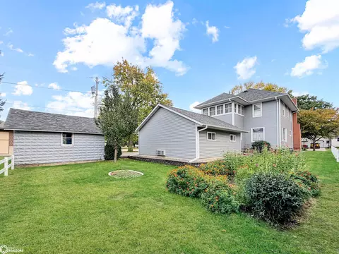 Exterior - 208 1st Ave SE, Hampton, IA 50441 photo 9 of 10