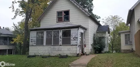 634 S 7th St, Burlington, IA 52601