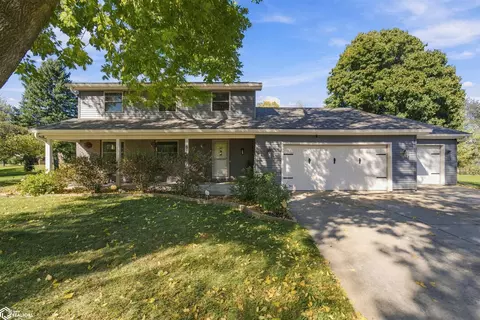 8 Quarry Rd, Mason City, IA 50401