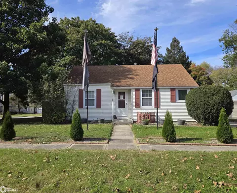 1511 Broadway St, Webster City, IA 50595
