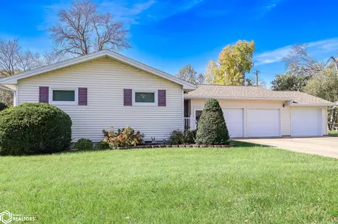 1002 9th St S, Humboldt, IA 50548