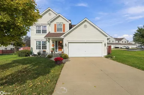 3045 Oxford St, Marion, IA 52302
