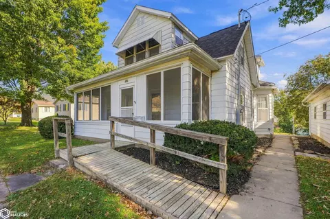328 N Plane St, Burlington, IA 52601