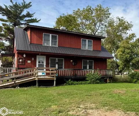 1411 38th St, Fort Madison, IA 52627