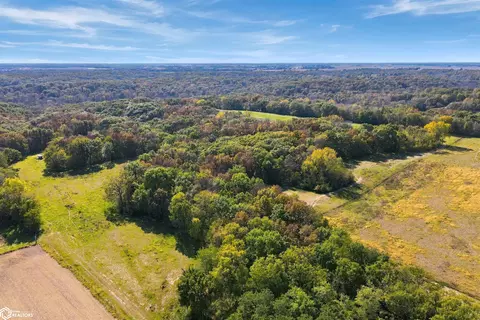 9689 Pegtown Rd, Mediapolis, IA 52637