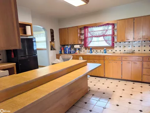 Kitchen - 401 Humboldt St, Bode, IA 50519 photo 2 of 2