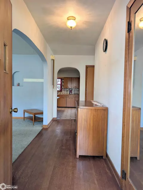 Entry Way - 401 Humboldt St, Bode, IA 50519 photo 1 of 2