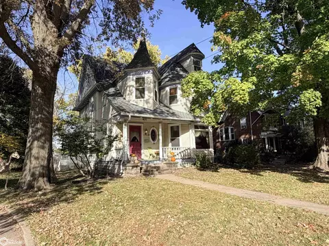 405 E Burlington Ave, Fairfield, IA 52556