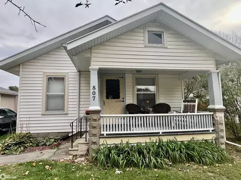 807 S 5th St, Fairfield, IA 52556