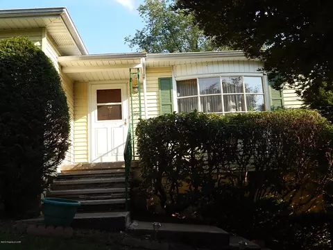 45 Belford St, Shavertown, PA 18708 photo 2