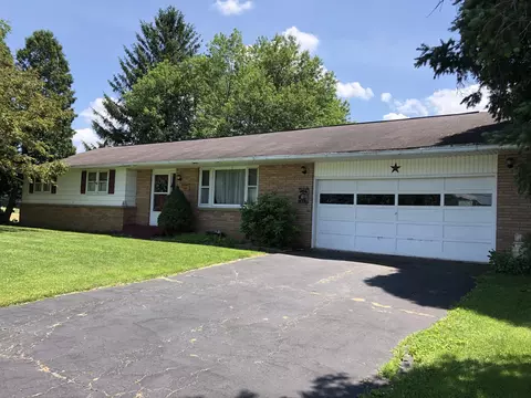 121 E County Rd, Drums, PA 18222 photo 2