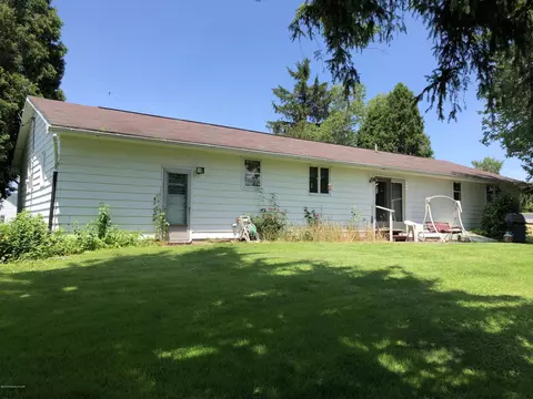 121 E County Rd, Drums, PA 18222 photo 3